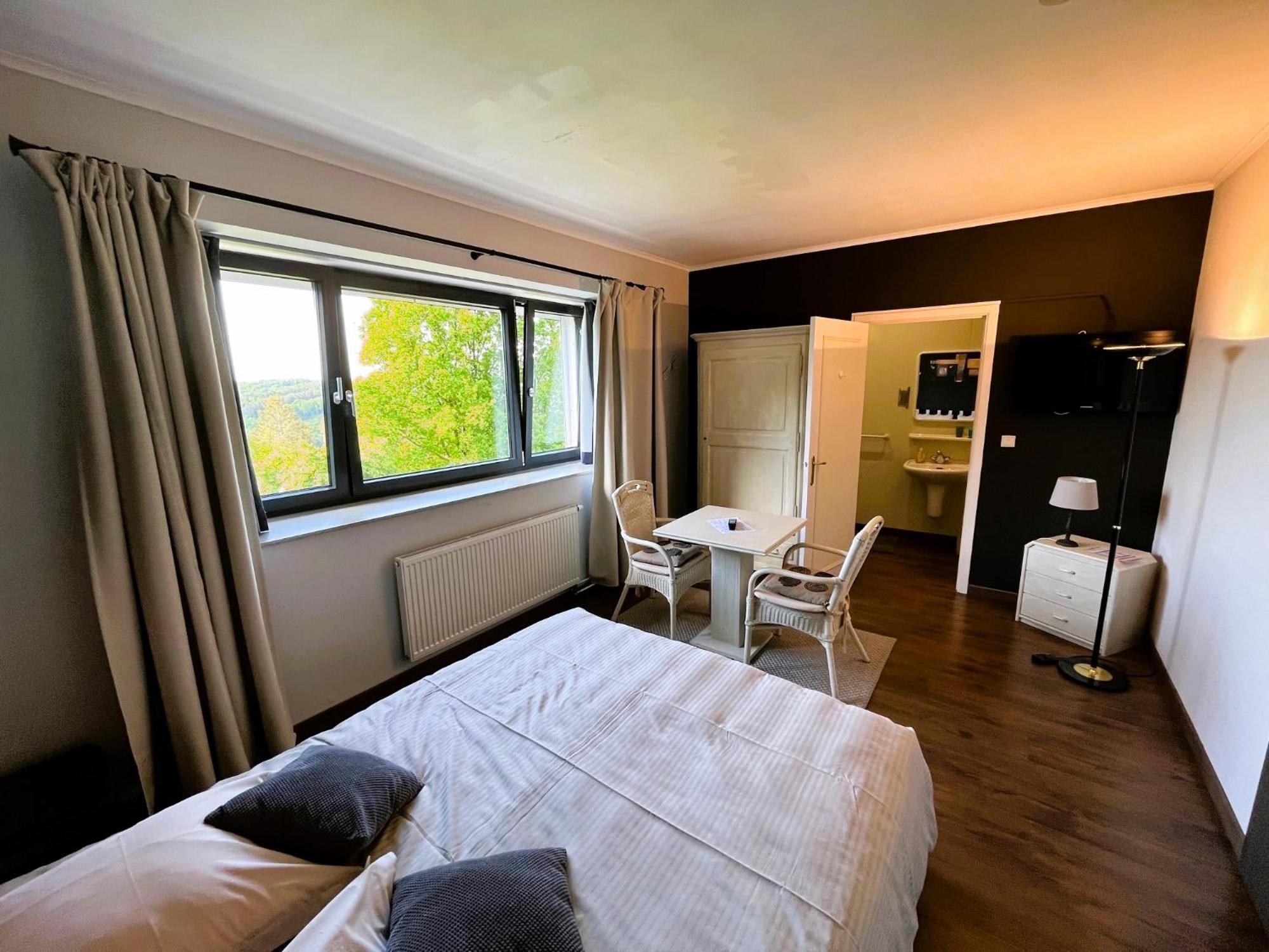 Les Alisiers Hotell Nadrin Exteriör bild