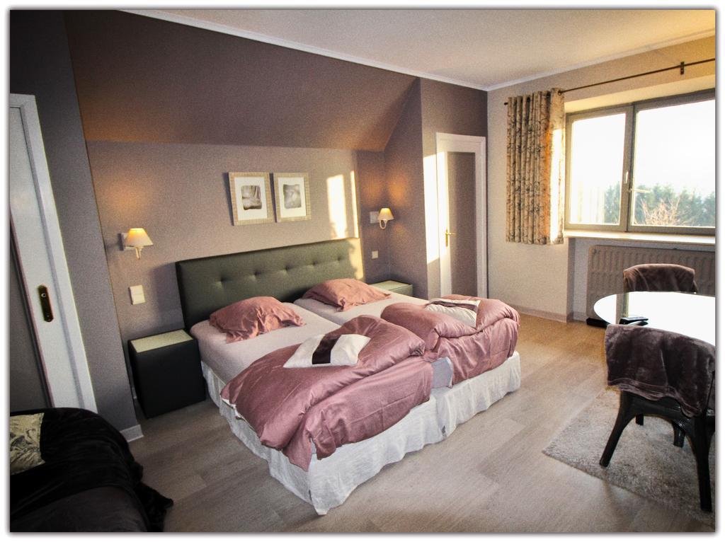 Les Alisiers Hotell Nadrin Exteriör bild