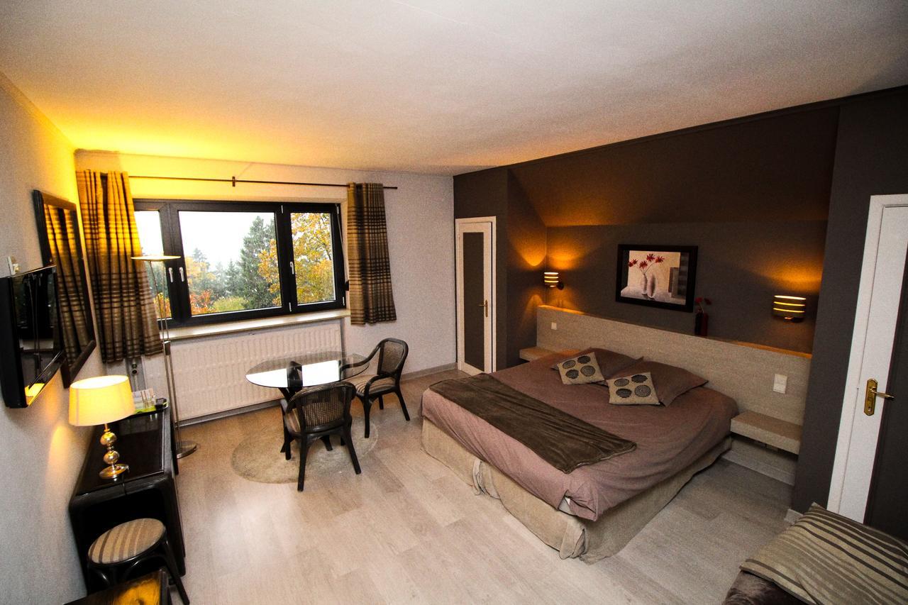Les Alisiers Hotell Nadrin Exteriör bild